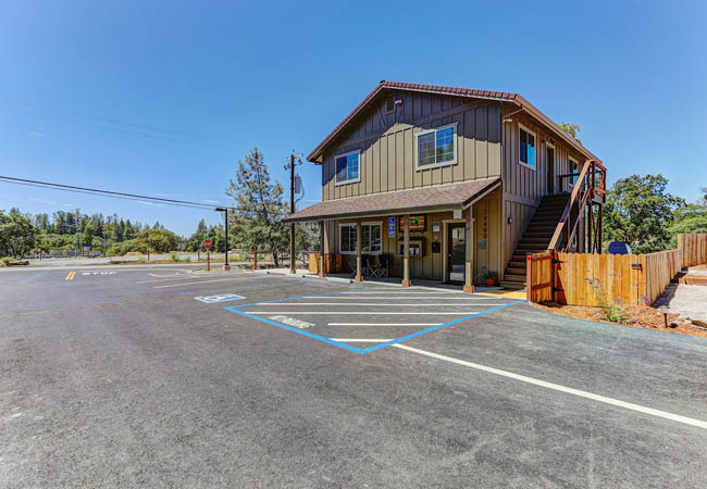 Auburn RV Resort office and store front with accessible parking